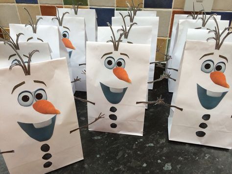 Olaf Party Favors, Olaf Party, Frozen Party Favors, Handmade Party Favors, Goody Bags, Frozen Party, Party Favor Bags, Christmas Crafts For Kids, 2nd Birthday Parties