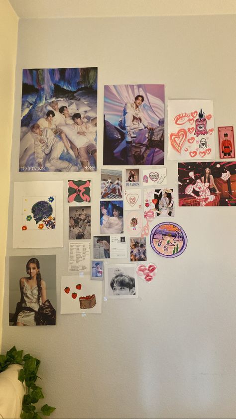 Kpop Door Decor, Poster Placement Ideas, Txt Room, Minimalist Dorm, Kpop Room, White Room Decor, Otaku Room, Pinterest Room Decor, Cute Bedroom Decor