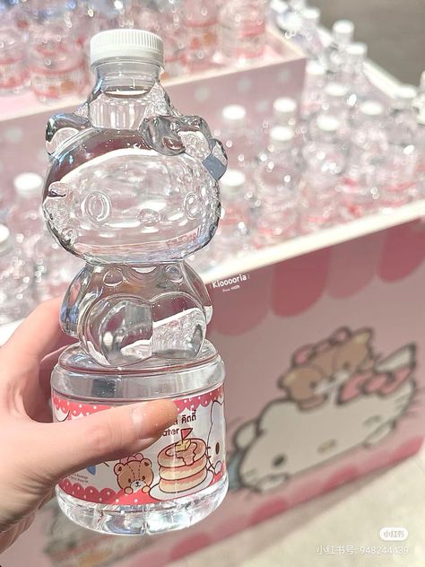 #cute #hellokitty #coquette Love Emoji Art, Hello Kitty Water Bottle, Игрушки Funko Pop, Chinese Aesthetic, Kitty Items, Mushroom Jewelry, Interesting Products, Kitty Stuff, Cute Snacks