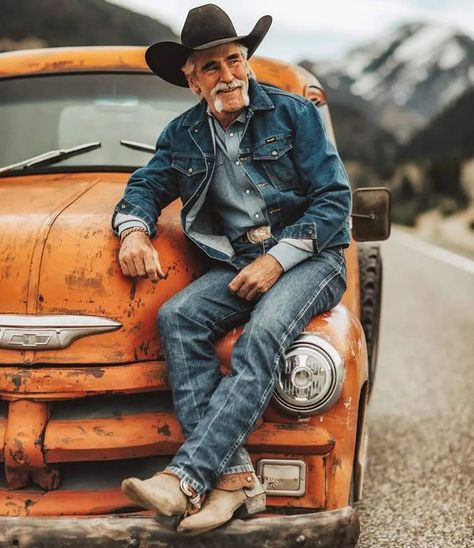 Retro Cowboy Aesthetic, Modern Cowboy Style Men, Cowboy Outfits Men, Urban Cowboy Style, Cowboy Outfit For Men, Yellowstone Outfits, Country Mens Fashion, Cowboy Vibes, Mode Country