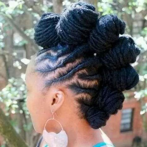 Dreadlock Styles, Dreadlocks Art, Black Hair Hairstyles, Bantu Knot Hairstyles, Beautiful Dreadlocks, Mohawks, Hair Knot, Dreads Styles, Mohawk Hairstyles