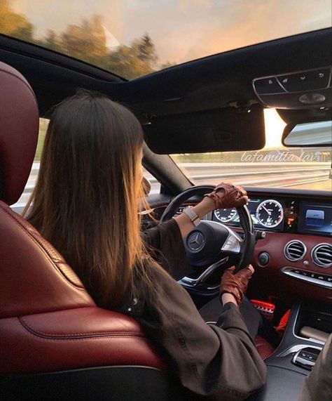 Girl Driving Car Aesthetic, Elegant Lifestyle Aesthetic, Da Hood, Girls Driving, Vision Board Photos, Rich Girl Lifestyle, Lifestyle Aesthetic, Driving Photography, Luxury Lifestyle Dreams