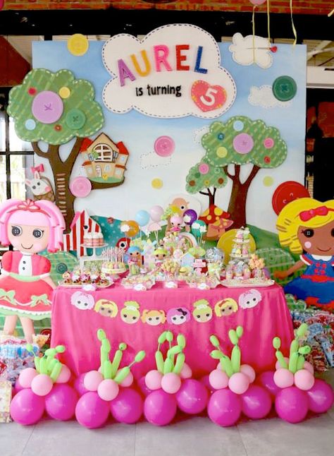 Lalaloopsy themed birthday party via Kara's Party Ideas KarasPartyIdeas.com #lalaloopsy #karaspartyideas Invitation, decor, supplies, favors... Pastel Cookies, Lalaloopsy Birthday, Lala Loopsy, Lalaloopsy Party, Themed Birthday Party Ideas, Lalaloopsy Dolls, Girly Party, Sweet Party, Peppa Pig Birthday