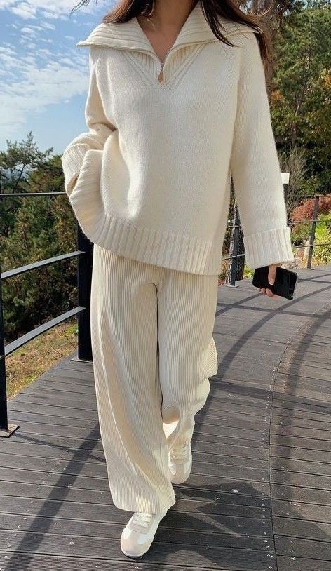 Luxury Loungewear Aesthetic, Knit Set Outfit, Lounge Wear Aesthetic, Co Ords Outfits, Loungewear Outfits, Sunny Weather, Modest Fashion Outfits, Comfy Fashion, Warm Outfits