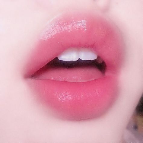 Subliminal Ideas, Korean Lips, Perfect Lips, Beauty Goals, Hot Lips, Pink Lipstick, Beautiful Lips, Lip Art, Glossy Lips