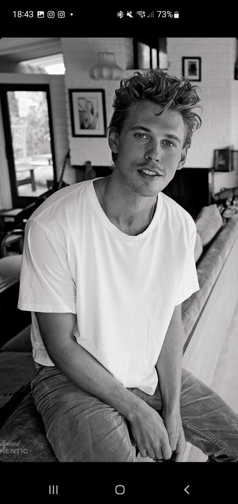 Aston Butler, Austin Butler Collage, Austin Butler Shirtless, Austin Butler Tumblr, Austin Butler Photoshoot 2022, Austin Butler Gq, Elvis Movie Austin Butler, Austin Butler Playing Guitar, Elvis Movies