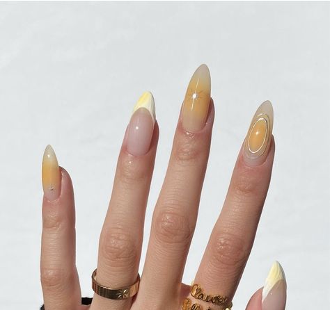 Yellow Aesthetic Nail Designs, Silver And Yellow Nails, Jelly Yellow Nails, Yellow Sun Nails Design, Yellow Airbrush Nails, Yellow Inspo Nails, Butter Yellow Nails With Design, Ombré Yellow Nails, Nails To Match Yellow Dress