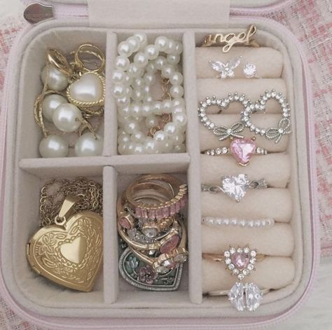 Pink Girly Things, Girly Accessories, Jewelry Lookbook, Pink Princess, Girly Jewelry, Dream Jewelry, Jewelry Inspo, Just Girl Things, Just Girly Things