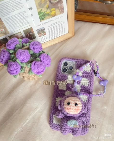 Crochet Mobile Cover, Crochet Phone Cover, Art Au Crochet, Beau Crochet, Crochet Phone Cases, Crochet Mobile, Crochet Case, Crochet Shoulder Bags, Micro Crochet