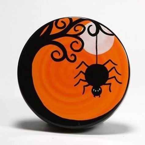 Halloween Pottery Painting, Halloween Rock Art, Halloween Pottery Ideas, Halloween Stones, Painting Ideas For Halloween, Halloween Rock Painting Ideas, Halloween Rock Painting, Halloween Painted Rocks, Spider Wall