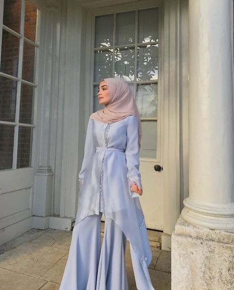 Malaysian Fashion Outfits, Malaysian Dress, Muslimah Abaya, Eid Fashion, Hijabi Outfit, Elegant Bridal Gown, Kebaya Muslim, Strictly Weddings, Muslim Outfits Casual