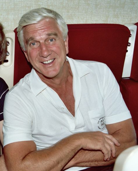 Born February 11, 1926 in Saskatchewan Leslie Nielsen became a US citizen in 1958. In his long career it’s estimated that he appeared in over 1,500 television episodes and 100 films, most notably “The Naked Gun” series and “Airplane!” You probably know Nielsen’s reply when asked in that film “Surely you can’t be serious?” Submitted by Roger Keehner Image of Nielsen in 1982 by Alan Light, CCA 2.0 Generic via Wikimedia Commons. Leslie Williams, Vintage Celebrities, Leslie Nielsen, Celebrity Kdrama, Celebrity Pfp, Celebrity Acne, Drawing Celebrity, Celebrity Yearbook, Celebrity Artwork