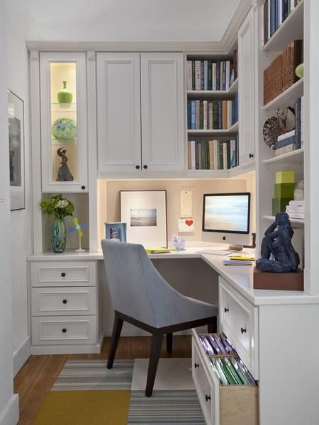 30 Corner Office Designs and Space Saving Furniture Placement Ideas Small Space Office, Small Home Offices, Contemporary Home Office, Corner Office, Office Nook, Furniture Placement, Small Home Office, Craft Room Office, Home Office Space