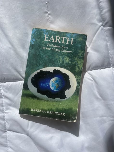 Connecting To Earth, Apple Spiritual Meaning, Spiritual Information, Book Spirituality, Spiritual Books To Read, Interdimensional Beings, Herbalist Books, Books Spirituality, Best Spiritual Books