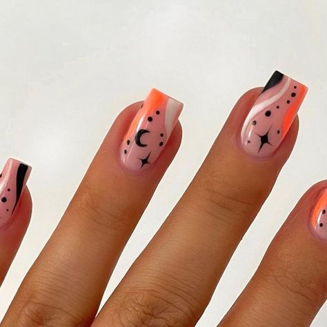 Salem Themed Nails, Cute Halloween Nails Biab, Super Short Nails Halloween, Halloween Nails Trendy, Gel Mani Short Nails Halloween, Biab Nails Halloween, Cute Simple Nails Halloween, Salem Nails Ideas, Salem Nail Ideas