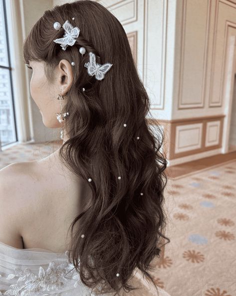 Up Down Hairstyles For Wedding, One Shoulder Wedding Hair, Style Hair For Wedding, Hair Down Styles For Prom, Half Up Grad Hairstyles, Haïr Style For Prom, Haïr Style For Wedding, Prom Hair Asian, Hair Styles For Long Hair For Weddings