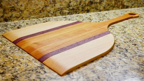 Pizza Paddle Ideas, Make A Pizza, Pizza Knife, Pizza Paddle, Pizza Spatula, Pizza Board, Wood Pizza, Diy Pizza, Outdoor Kitchen Bars