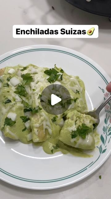 Enchiladas Suizas Verdes, Enchilada Suiza Recipe, Enchiladas Green, Green Enchiladas, Enchiladas Suizas, Best Enchiladas, Hispanic Recipes, Noodle Recipe, Full Recipes