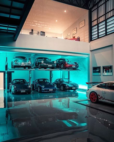 Car Showroom Interior, Garage Design Interior, Luxury Car Garage, Underground Garage, Garage Loft, Ultimate Garage, Garage Style, Car Lift, Dream Car Garage