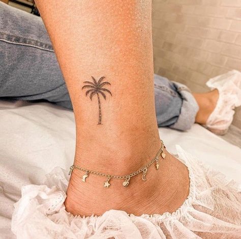 Tortoise Tattoo, Venus Tattoo, Wörter Tattoos, Sunflower Tattoo Shoulder, Small Girly Tattoos, Small Forearm Tattoos, Palm Tattoos, Small Flower Tattoos, Palm Tree Tattoo