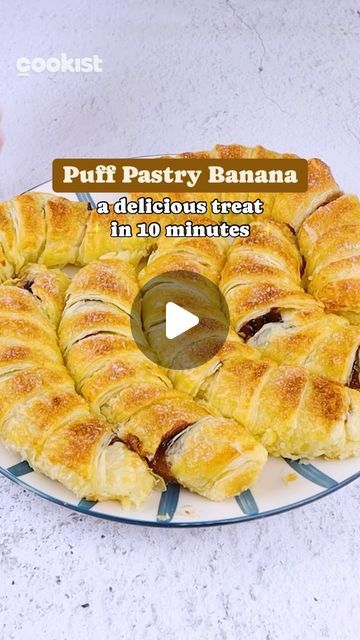 Essen, Easy Banana Snacks, Puff Pastry Banana, Banana Puff Pastry, Banana Pastry, Banana Rolls, Puff Pastry Chocolate, Puff Pastry Treats, 6 Bananas