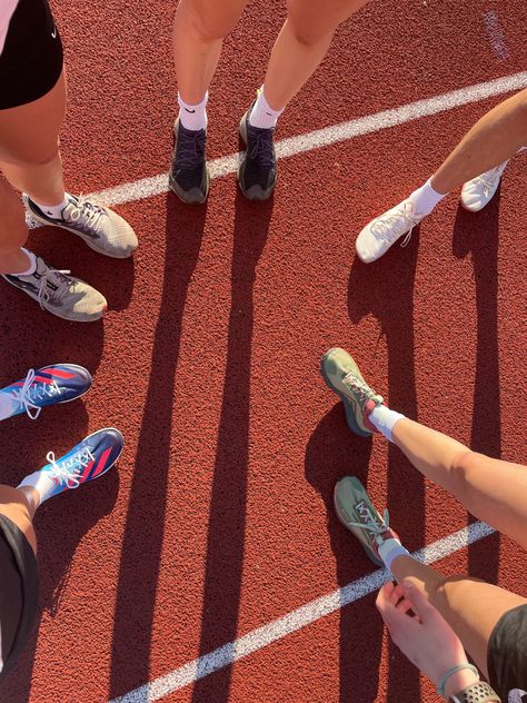 Track Practice Aesthetic, Athletic Core Aesthetic, Relay Aesthetic, Running Era Aesthetic, Athlete Girl Aesthetic, Running Icon Aesthetic, Athlete Aesthetic Girl, Track Season Aesthetic, Track Athlete Aesthetic