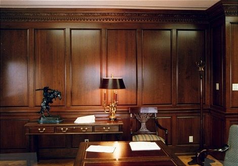 THE ESTATE’S OFFICE LOCATED IN THE SOUTH WING Living Room Dark Wood, Living Room Dark, Wood Wainscoting, Mahogany Paneling, Room Dark, Home Library Design, Vintage Dining Room, Trendy Living Rooms, Design Del Prodotto