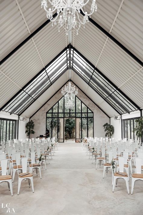 Wedding Venues Shed, Covered Patio Wedding Ceremony, Wedding Venue Office, Modern Rustic Wedding Venue Ideas, Wedding Venue Ideas Modern, Wedding Venue Modern, Wedding Bridal Suite Ideas, Wedding Event Center, Event Building Ideas