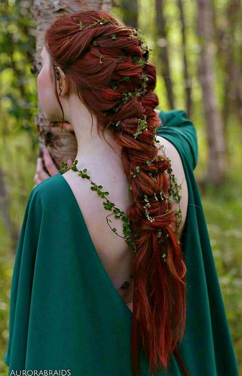 Ginger Medieval Women Images | 17 Best images about ╭•⊰ RED Heads ´¯`*•.¸¸ on ... Imagine Festival, Redhead Aesthetic, Maiden Hair, Era Victoria, Gaun Abad Pertengahan, Medieval Hairstyles, Fantasy Au, Viking Braids, Pagan Wedding