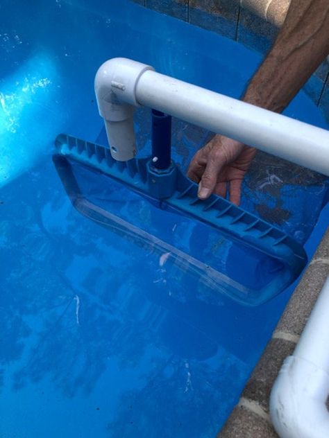 Pool Skimmer Diy, Patio Plan, Pool Toy Storage, Pvc Pool, Pool Nets, Pool Deck Plans, Swimming Pool Cleaning, Pool Hacks, Diy Swimming Pool