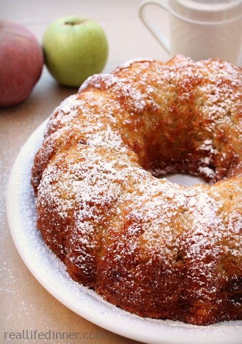 Jewish Apple Cake Recipe, Jewish Apple Cake, Apple Cake Recipe, Torte Cupcake, Apple Cake Recipes, Bundt Cakes Recipes, Jewish Recipes, Bundt Pan, Think Food