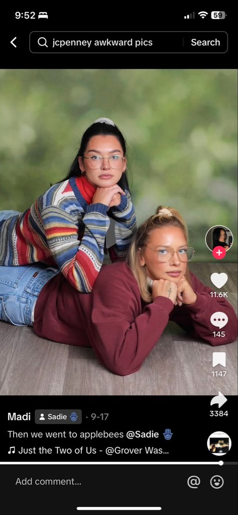 90s Best Friend Photoshoot, Bc Penny Photoshoot, Best Friends Photos Funny, Best Friend Jcpenny Photos, 90s Sibling Photoshoot, Awkward Family Christmas Photos, Awkward Photo Shoot Ideas, 90s Jcpenney Photoshoot, Funny Sister Photoshoot