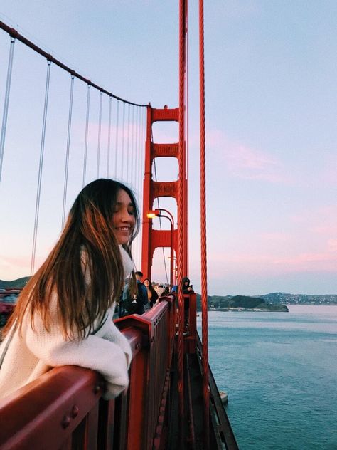 San Francisco Pose Ideas, San Francisco Bridge Picture Ideas, Golden Gate Picture Ideas, Pictures To Take In California, Aesthetic San Francisco Pictures, San Francisco Aesthetic Pictures, Summer San Francisco Outfits, San Francisco Spring Outfit Ideas, California Inspo Pics