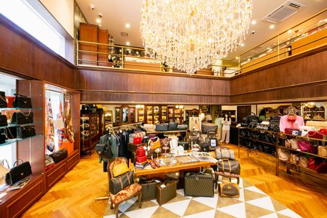 7 best vintage shops for designer fashion and bags in Tokyo Harajuku Shopping, Rare Handbags, Tokyo Photos, Vintage Designer Handbags, Vintage Stores, Travel 2024, Tokyo Shopping, Vintage Chanel Bag, Vintage Chanel Handbags