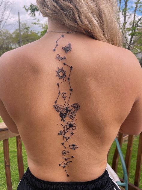 Girl Spine Tattoos, Beautiful Back Tattoos, Feminine Back Tattoos, Spine Tattoo Ideas, Tato Minimal, Pretty Hand Tattoos, Tattoos For Women Flowers, Spine Tattoos For Women, Cute Tattoos For Women