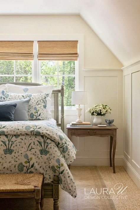 How to Create the Perfect Summer Bedroom Oasis Transitional French Country, Shabby Chic Romantic Bedroom, Grown Up Bedroom, U Design, Nantucket Home, Holiday Bedroom, Village Home, Summer Bedroom, Ranch Style House