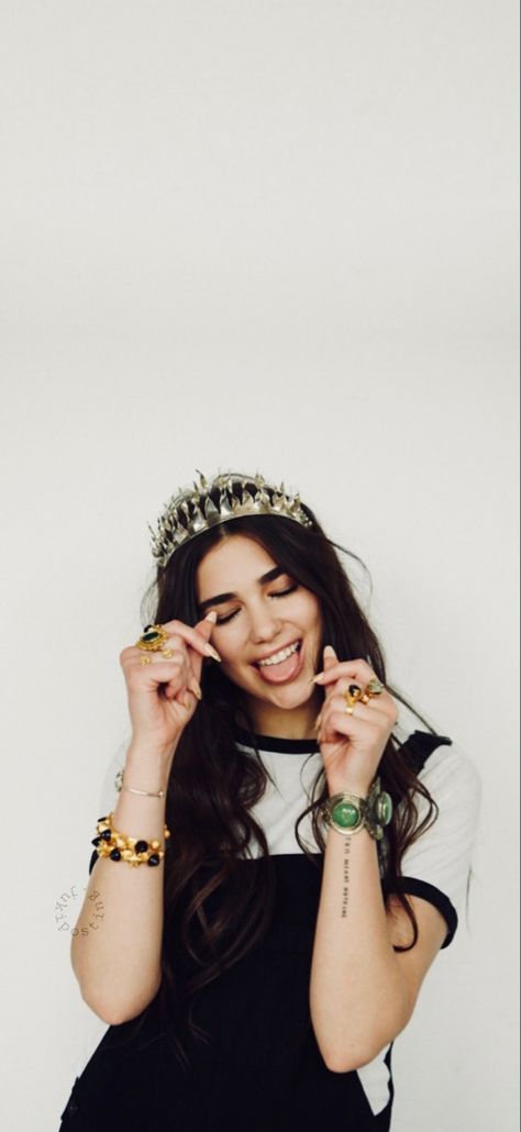 Dua Lipa Concert, L Icon, Beautiful Dua, Celebrity Wallpapers, Pop Singers, Dua Lipa, Female Singers, Shakira, Girl Crush