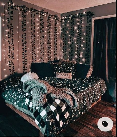 Hiasan Bilik Tidur, Bedroom Decor For Teen Girls, Cute Bedroom Decor, Redecorate Bedroom, Cozy Room Decor, Teen Bedroom Decor, Girl Bedroom Decor, Room Design Bedroom, Room Makeover Bedroom