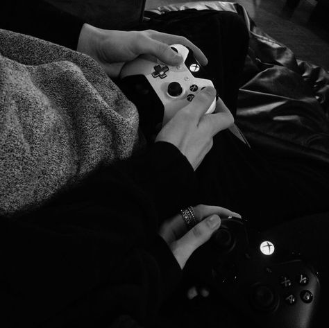 The Mortal Instruments, David Shaw, Addicted Series, Red Zone, Couple Games, Wattpad Stories, Playing Video Games, Character Aesthetic, Couple Aesthetic