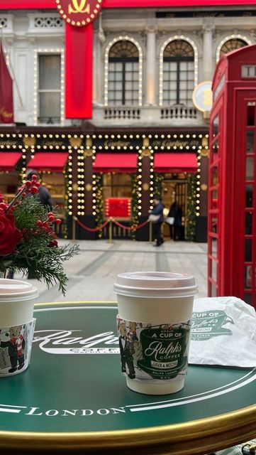 Ralphs Coffee Nyc Christmas, Ralphs Coffee London, London At Christmas Aesthetic, Winter London Aesthetic, London Christmas Aesthetic, London Xmas, Winter London, London In December, London Cafe