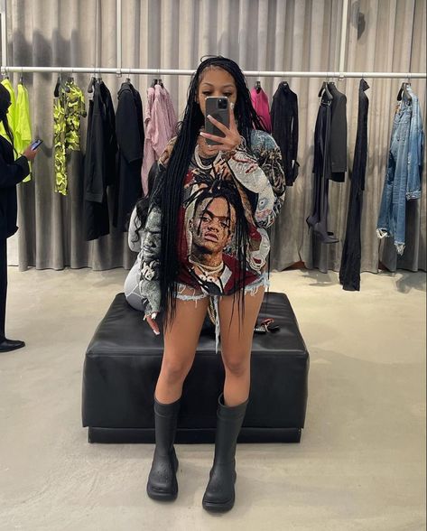 Tapestry Outfit, Balenciaga Croc Boots, Tapestry Shorts, Soft Life Era, Locs Cornrows, Croc Boots, Style Balenciaga, Stylish Closet, Baddie Fashion