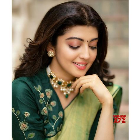 Pranitha Subhash, Green Saree, Bridal Blouse Designs, Movie Reviews, India Fashion, Green Silk, Beautiful Saree, Actress Photos, Indian Bridal