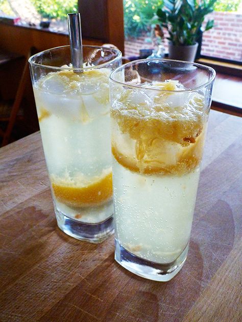 Vietnamese Preserved Lemons and Salty Lemonade.  I don't know what the wedge is???, but sounds good even without it :) Salty Lemonade Recipe, Salted Lemonade, Salted Lemons, Preserved Lemons Recipes, Garden Betty, Vietnam Food, Lemon Drink, Preserved Lemons, Vietnamese Cuisine