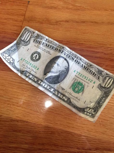 This 1977 $10 bill I just got at my local hot dog shop Hot Dog Shop, Limpopo Province, 10 Dollar Bill, Iphone Screen Repair, Streak Ideas, 10 Dollar, Apple Gift Card, Credit Card App, Snap Streak Ideas Easy