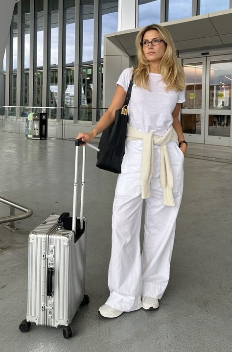 Cute Airport Fits Summer, Airport Fit Summer, Philippines Trip, Flight Outfit Airport Style, Bangkok Trip, Classic Summer Outfits, Flight Outfit, Airport Outfits, Airport Fits