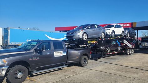 Kaufman Mini V Car trailer at work for RPZ Transport. This 5 Car Hauler Trailer has a GVWR of 25,000 and is 44 feet long. Click to learn more about it's capabilities. Car Hauler Trailer, Car Hauler, Car Trailer, Double Deck, Bodyweight Workout Beginner, Big Rig Trucks, Big Rig, Bodyweight Workout, Tractor