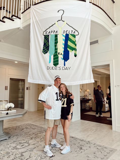 My Tie Date Party Sorority, Dads Weekend Merch, My Tie Sorority Party, Anad Week Dphie, Founders Day Sorority Ideas, Dads Weekend Sorority, My Tie Banner Sorority, My Tie Sorority Banner, Dads Day Sorority