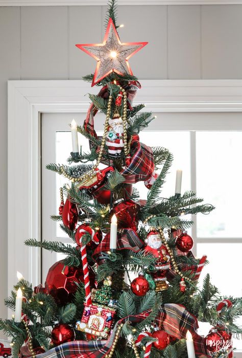 Creative Christmas Tree Ideas, Creative Christmas Decorations, Diy Christmas Trees, British Christmas, Christmas Decorations Ideas, Antique Christmas Tree, Classic Christmas Decorations, Traditional Christmas Tree, Christmas Style