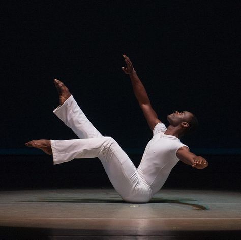 Alvin Ailey Revelations, Dancer Portrait, Alvin Ailey, Dance Teachers, Ballet School, Male Dancer, Dance Movement, Afterschool Activities, Dance Lessons