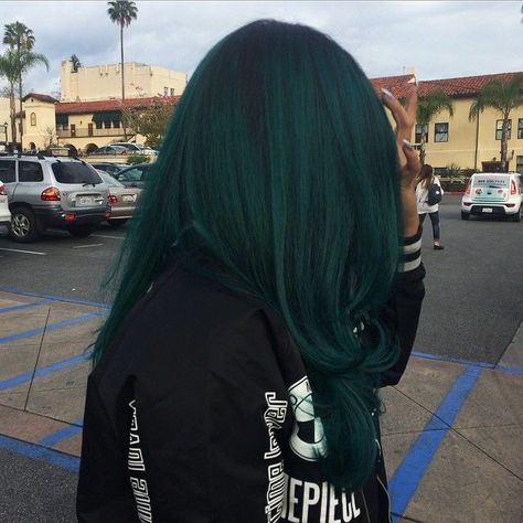 Phtalo Green Hair, Blueish Green Hair, Emerald Green And Black Hair, Green Hair Women, Black And Dark Green Hair, Forest Green Hair Dark, Dark Green Hair Aesthetic, Dark Green And Black Hair, Pine Green Hair